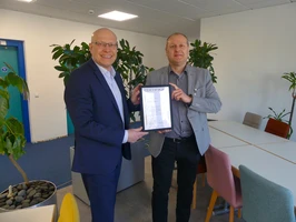 © RKW Hessen Übergabe des RKW Gütesiegels an Stadtwerke Neu-Isenburg